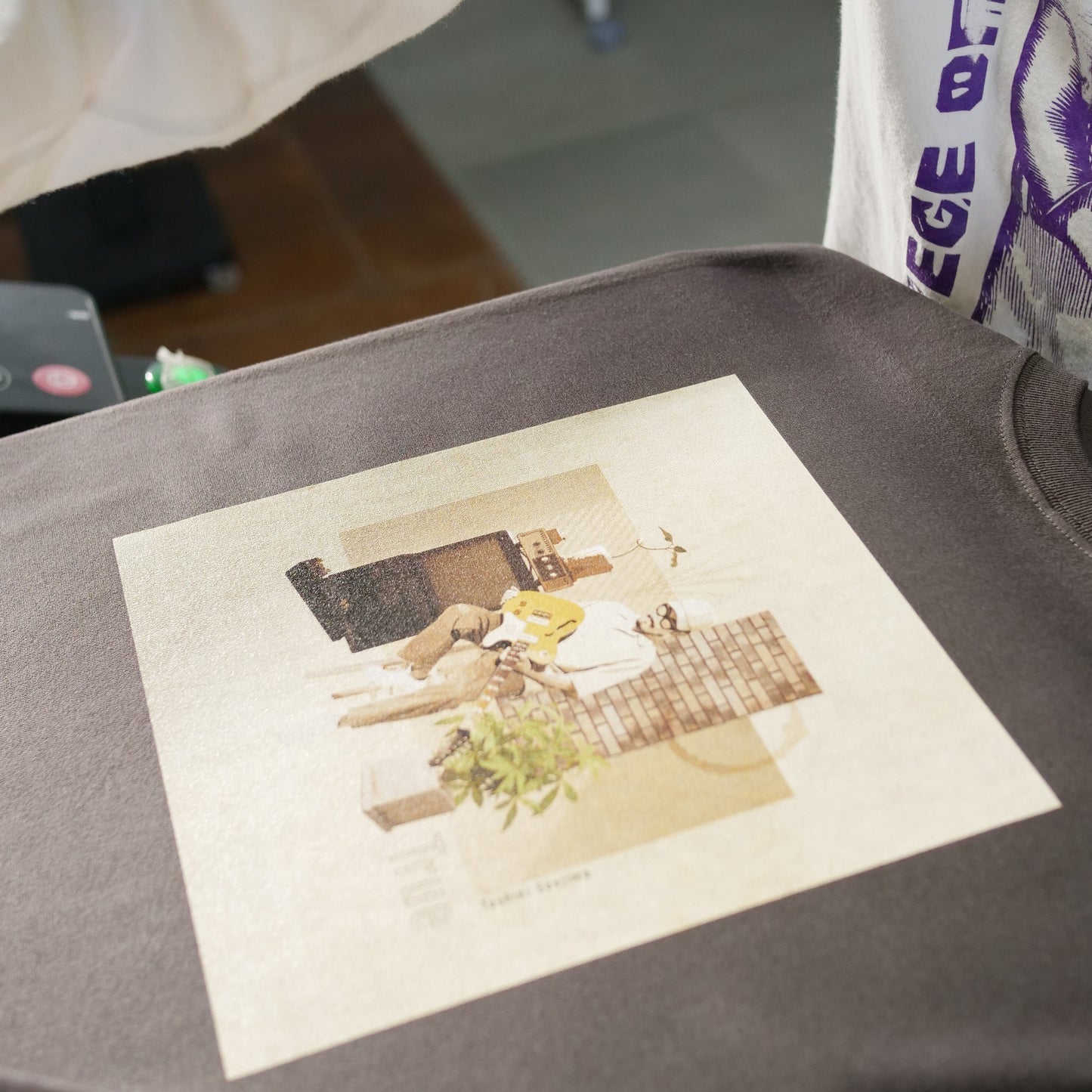 "True" T-shirt [Sumi Black M/L/XL]