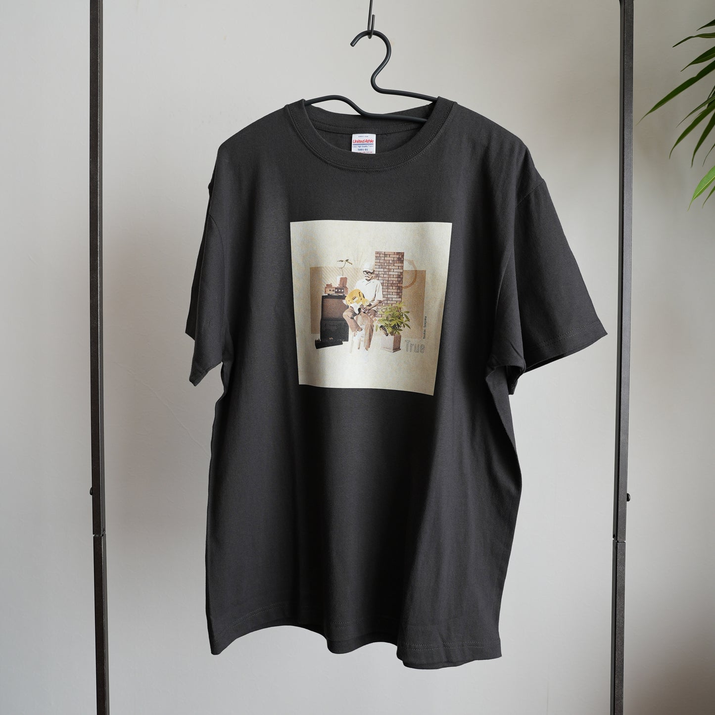 "True" T-shirt [Sumi Black M/L/XL]