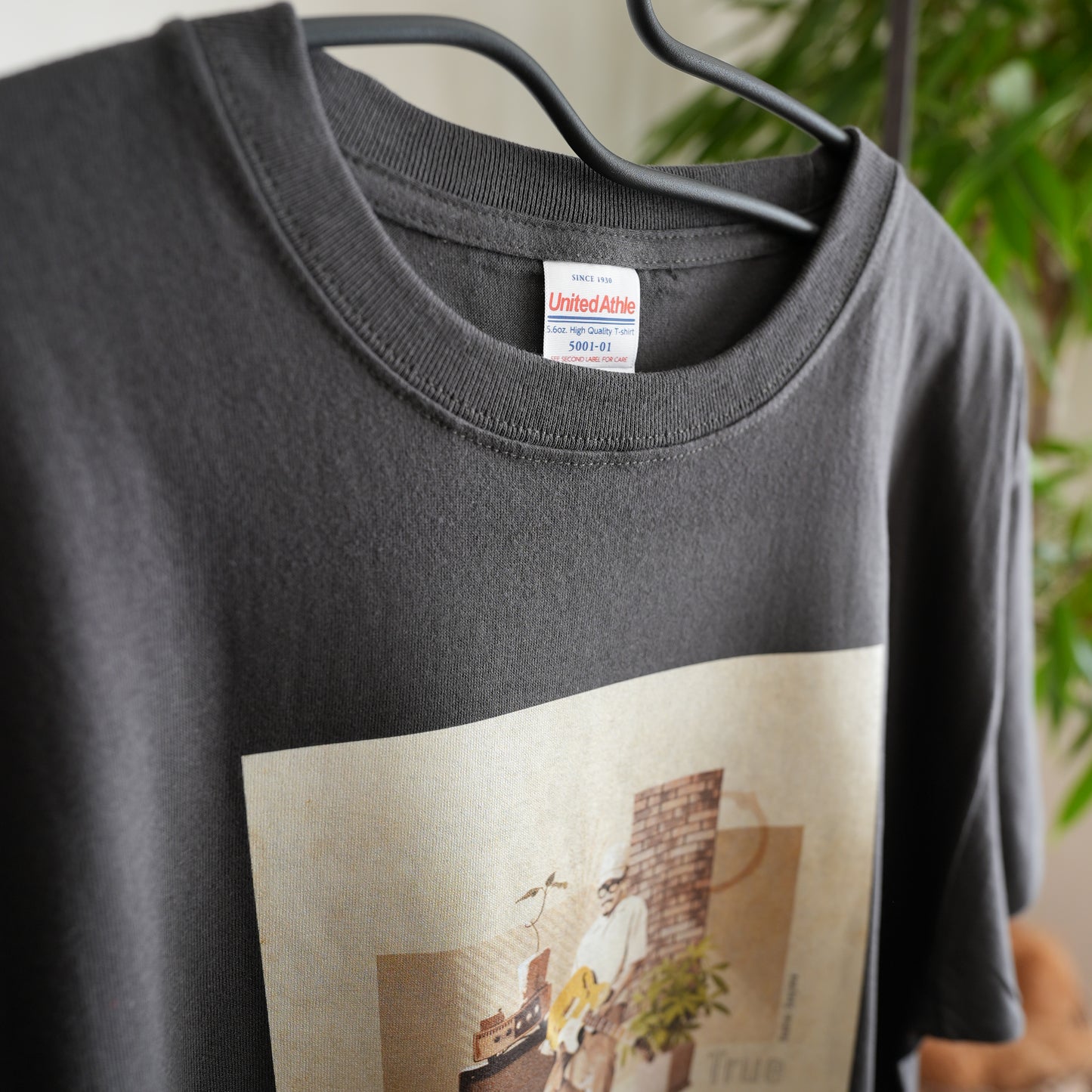 "True" T-shirt [Sumi Black M/L/XL]