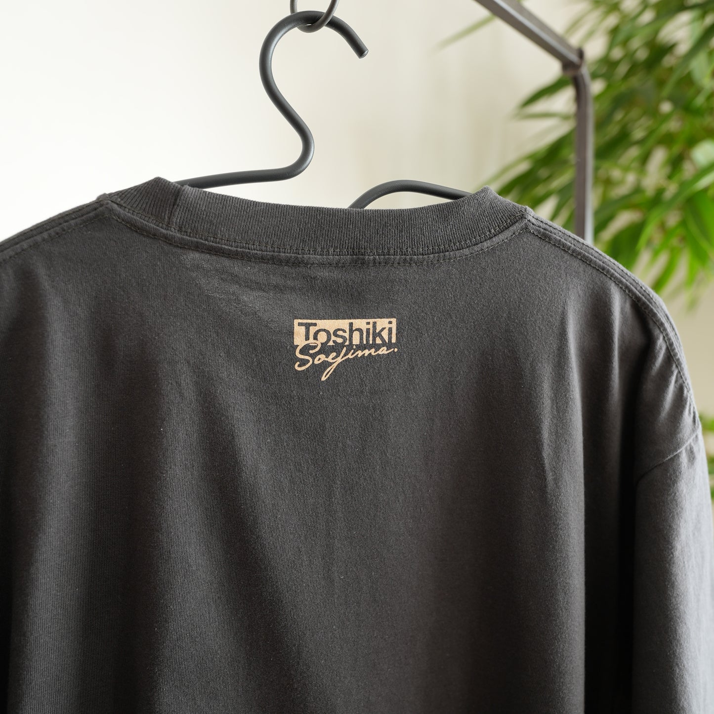 "Life is Better" T-shirt [Sumi Black M/L/XL]